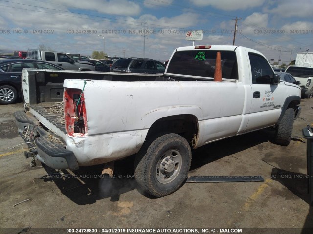 1GCHC24UX6E164368 - 2006 CHEVROLET SILVERADO C2500 HEAVY DUTY WHITE photo 4