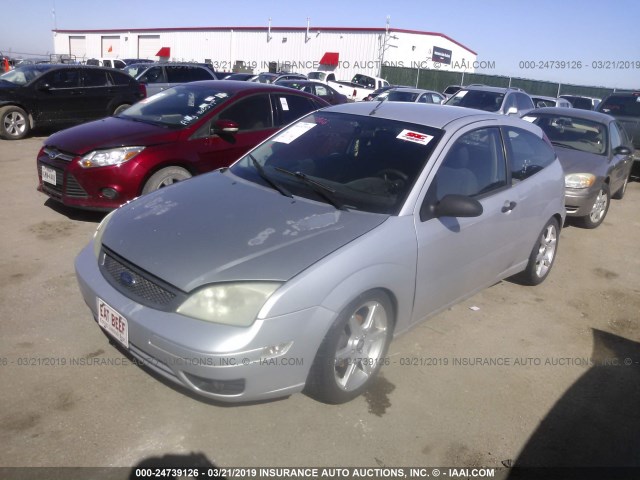 3FAFP31N05R103224 - 2005 FORD FOCUS ZX3 SILVER photo 2