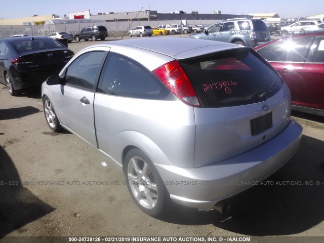 3FAFP31N05R103224 - 2005 FORD FOCUS ZX3 SILVER photo 3