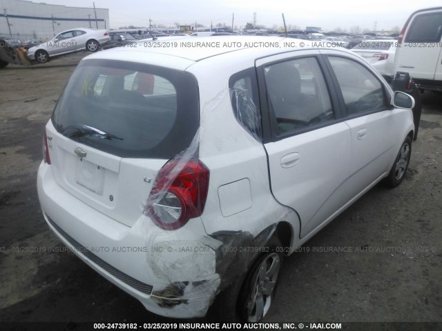 KL1TD6DE6AB098880 - 2010 CHEVROLET AVEO LS/LT WHITE photo 4