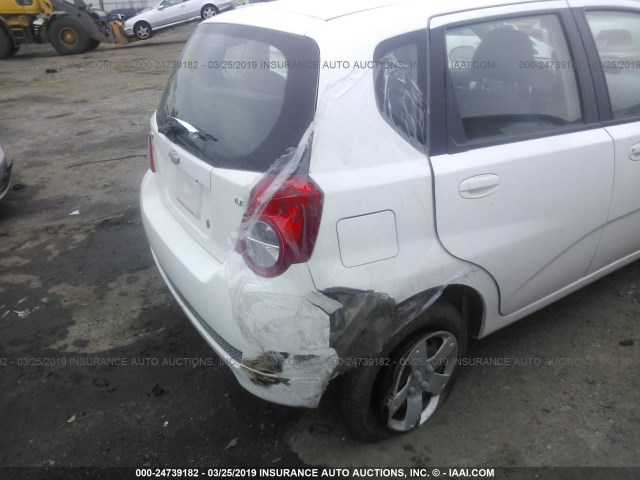 KL1TD6DE6AB098880 - 2010 CHEVROLET AVEO LS/LT WHITE photo 6