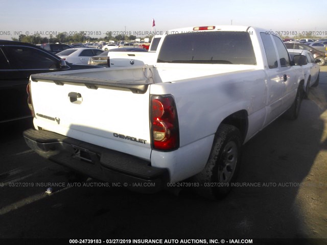 1GCEC19V85Z304195 - 2005 CHEVROLET SILVERADO C1500 WHITE photo 4