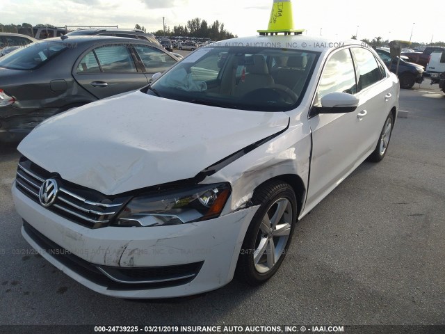 1VWBS7A34FC044379 - 2015 VOLKSWAGEN PASSAT SE WHITE photo 2