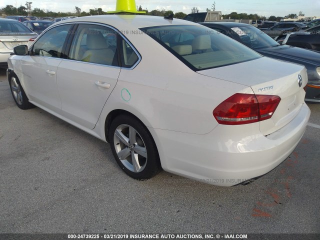 1VWBS7A34FC044379 - 2015 VOLKSWAGEN PASSAT SE WHITE photo 3