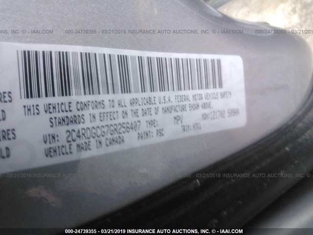 2C4RDGCG7GR256407 - 2016 DODGE GRAND CARAVAN SXT SILVER photo 9