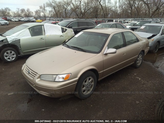 JT2BF22K6X0233689 - 1999 TOYOTA CAMRY LE/XLE Złoty zdjęcie 2