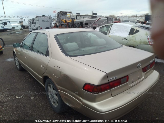 JT2BF22K6X0233689 - 1999 TOYOTA CAMRY LE/XLE Złoty zdjęcie 3