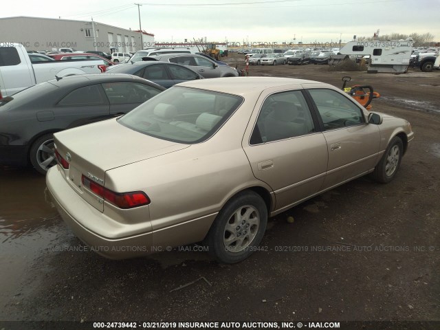 JT2BF22K6X0233689 - 1999 TOYOTA CAMRY LE/XLE Złoty zdjęcie 4