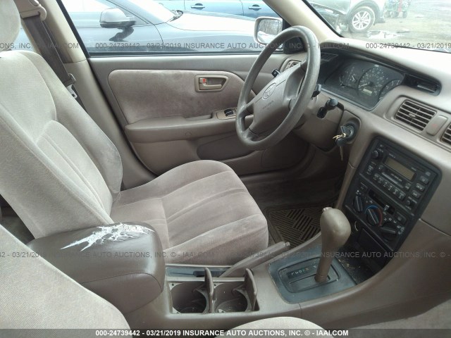 JT2BF22K6X0233689 - 1999 TOYOTA CAMRY LE/XLE Złoty zdjęcie 5