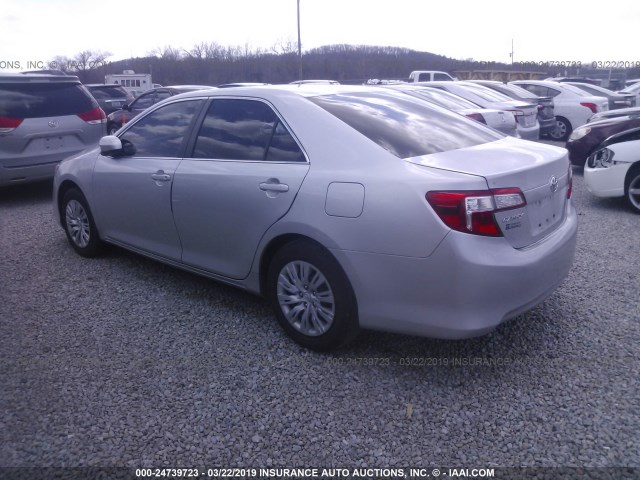 4T1BF1FK2DU652974 - 2013 TOYOTA CAMRY L/SE/LE/XLE Gümüş foto 3