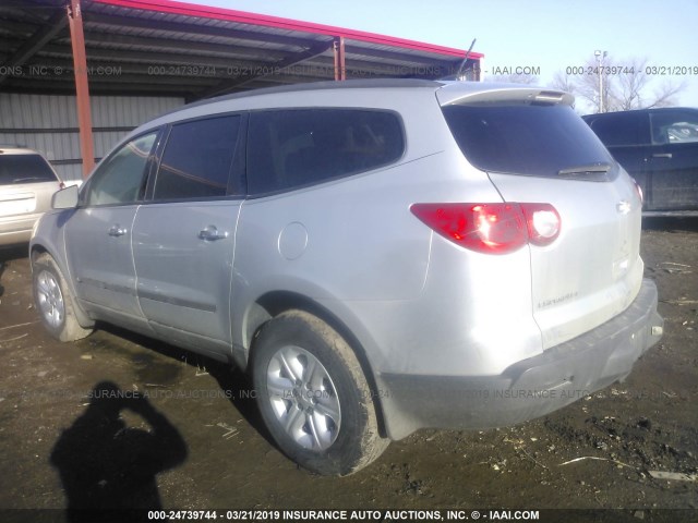 1GNEV13D69S157360 - 2009 CHEVROLET TRAVERSE LS SILVER photo 3