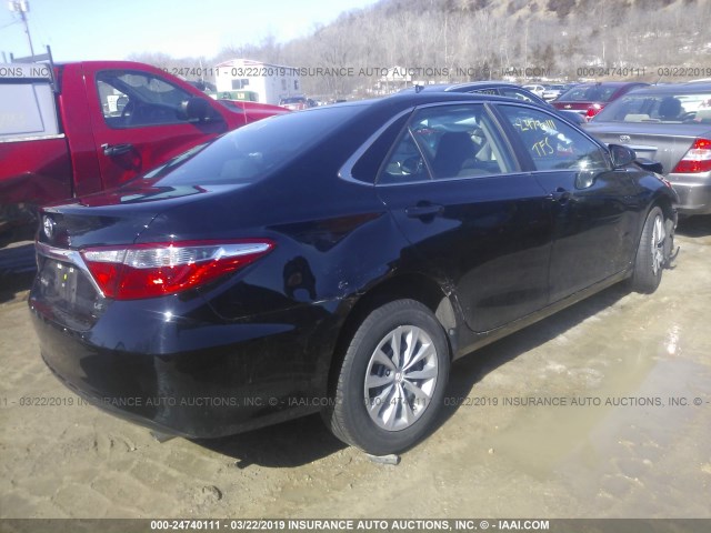 4T1BF1FK9HU429983 - 2017 TOYOTA CAMRY LE/XLE/SE/XSE BLACK photo 4