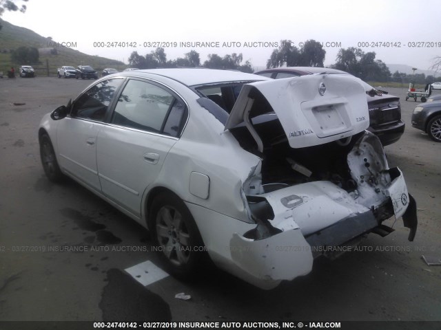 1N4AL11D15C104754 - 2005 NISSAN ALTIMA S/SL WHITE photo 3