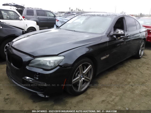 WBAKA8C5XACY35869 - 2010 BMW 750 I GRAY photo 2