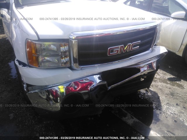 2GTEC290791109813 - 2009 GMC SIERRA C1500 SLE WHITE photo 6