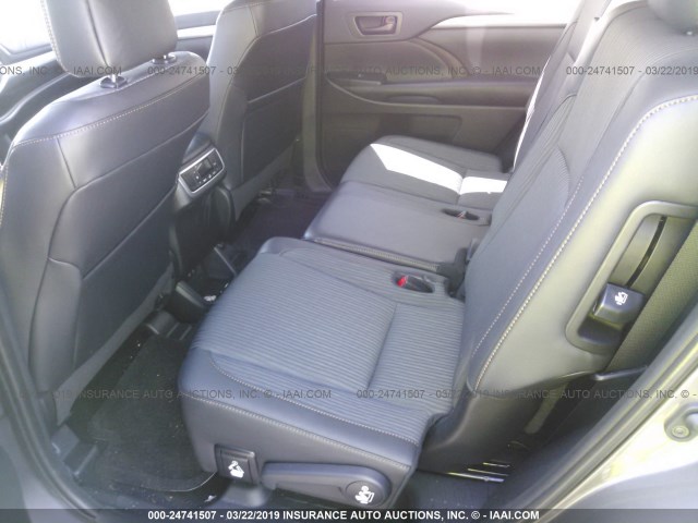 5TDZZRFH4KS294467 - 2019 TOYOTA HIGHLANDER LE/LE PLUS GRAY photo 8