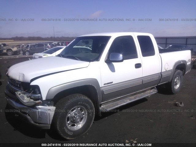 1GCGK29U42Z283740 - 2002 CHEVROLET SILVERADO K2500 WHITE photo 2