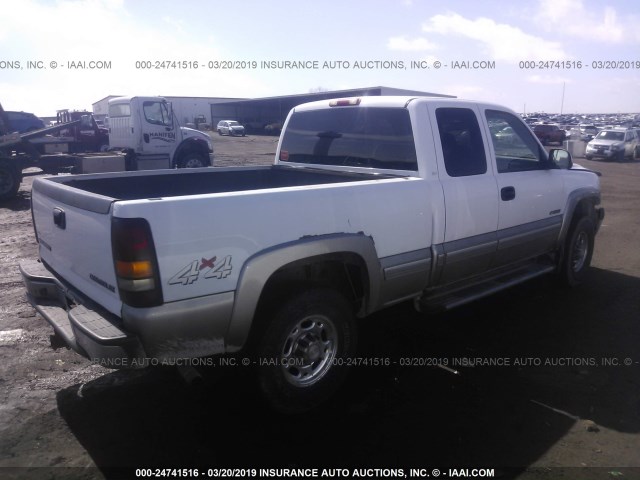 1GCGK29U42Z283740 - 2002 CHEVROLET SILVERADO K2500 WHITE photo 4