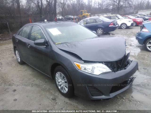4T1BF1FK1DU230064 - 2013 TOYOTA CAMRY L/SE/LE/XLE 灰色 照片 1