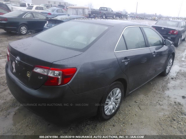 4T1BF1FK1DU230064 - 2013 TOYOTA CAMRY L/SE/LE/XLE 灰色 照片 4