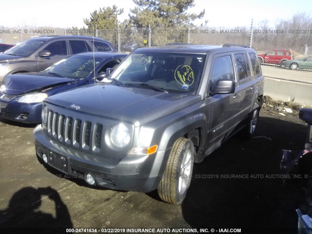 1C4NJRFB2CD656116 - 2012 JEEP PATRIOT LATITUDE GRAY photo 2