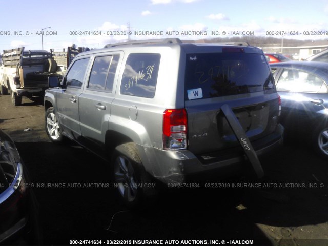 1C4NJRFB2CD656116 - 2012 JEEP PATRIOT LATITUDE GRAY photo 3