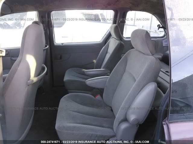 1C4GJ253X2B634952 - 2002 CHRYSLER VOYAGER MAROON photo 8