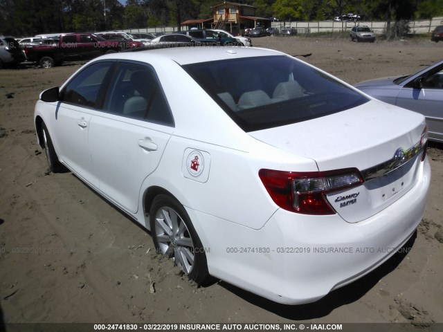 4T4BF1FK8ER357269 - 2014 TOYOTA CAMRY L/SE/LE/XLE 白色 照片 3