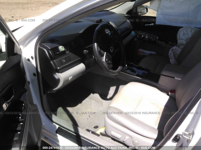 4T4BF1FK8ER357269 - 2014 TOYOTA CAMRY L/SE/LE/XLE 白色 照片 5