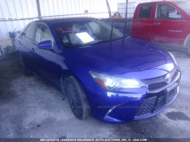 4T1BF1FKXFU876268 - 2015 TOYOTA CAMRY LE/XLE/SE/XSE ლურჯი ფოტო 1