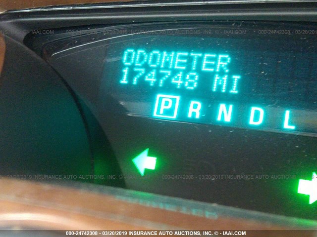 5GAKRCED7BJ245016 - 2011 BUICK ENCLAVE CXL WHITE photo 7