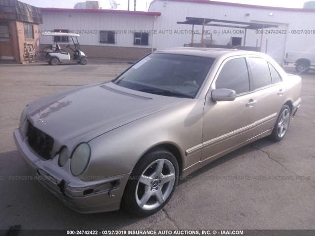 WDBJF65J8YB127522 - 2000 MERCEDES-BENZ E 320 GOLD photo 2