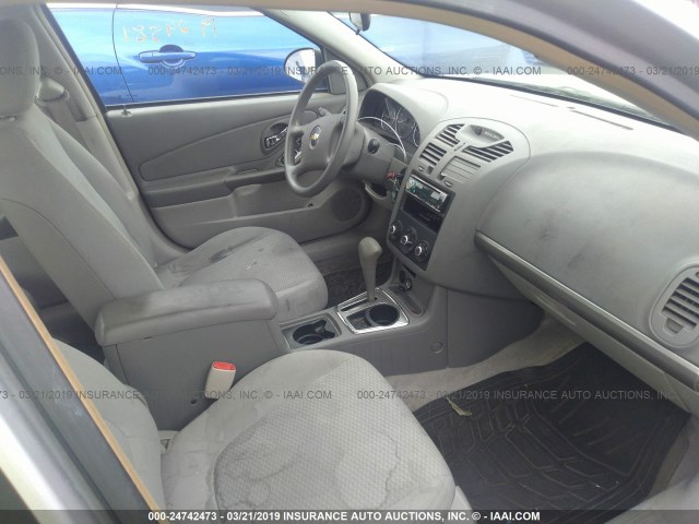 1G1ZS51F96F280453 - 2006 CHEVROLET MALIBU LS SILVER photo 5