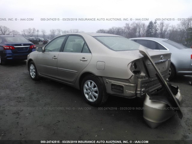 4T1BE30K13U752604 - 2003 TOYOTA CAMRY LE/XLE/SE GOLD photo 3