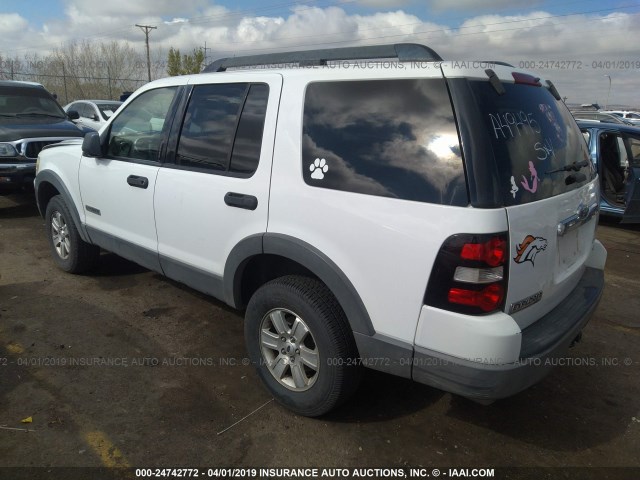 1FMEU63E86UA49495 - 2006 FORD EXPLORER XLT WHITE photo 3