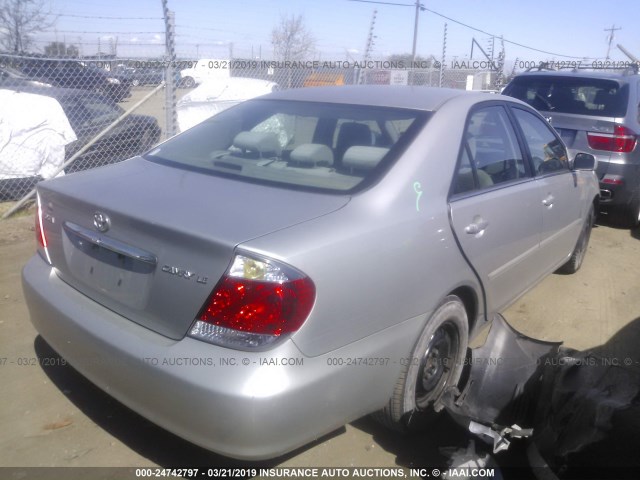 4T1BE30K95U404021 - 2005 TOYOTA CAMRY LE/XLE/SE SILVER photo 4