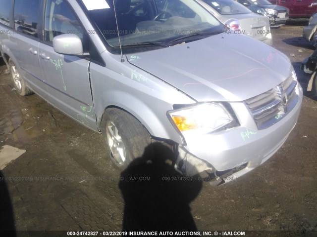 2D4RN5D10AR114454 - 2010 DODGE GRAND CARAVAN SXT SILVER photo 6