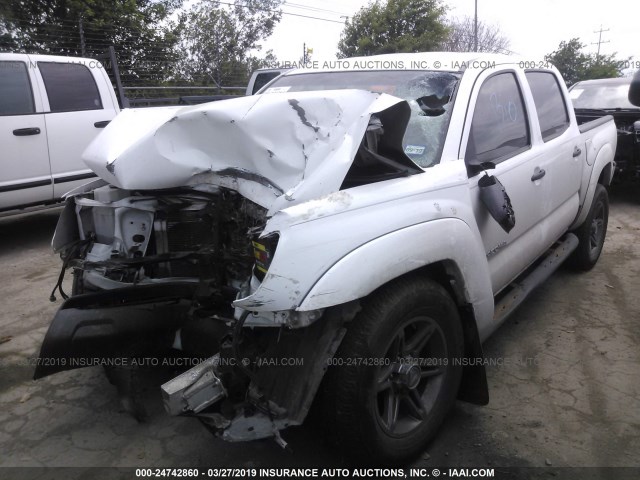 5TFJU4GN9DX030676 - 2013 TOYOTA TACOMA DOUBLE CAB PRERUNNER WHITE photo 2