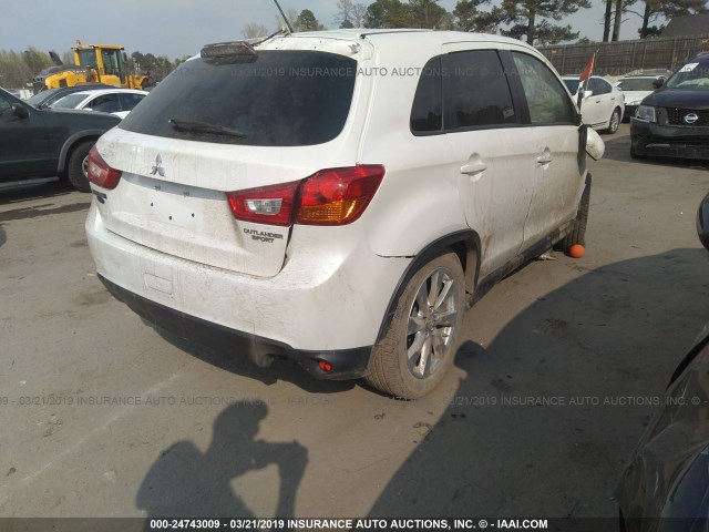 4A4AP3AU2FE005062 - 2015 MITSUBISHI OUTLANDER SPORT ES WHITE photo 4