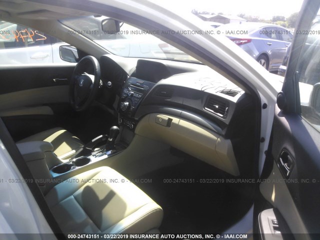 19VDE1F70EE005798 - 2014 ACURA ILX 20 TECH WHITE photo 5