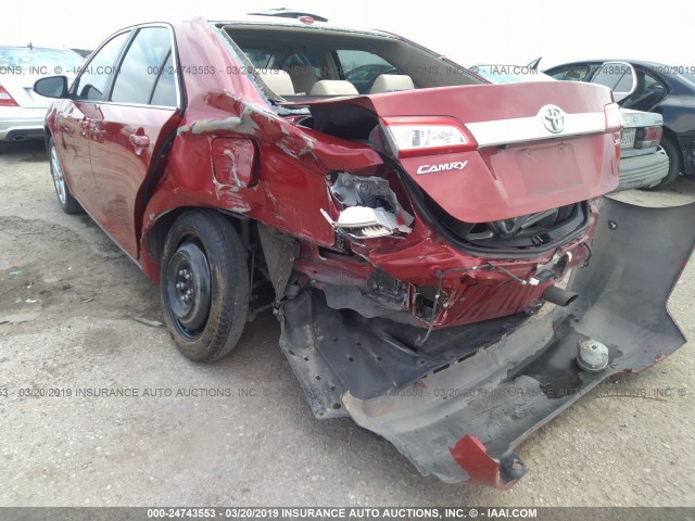 4T1BF1FKXDU686080 - 2013 TOYOTA CAMRY L/SE/LE/XLE RED photo 3