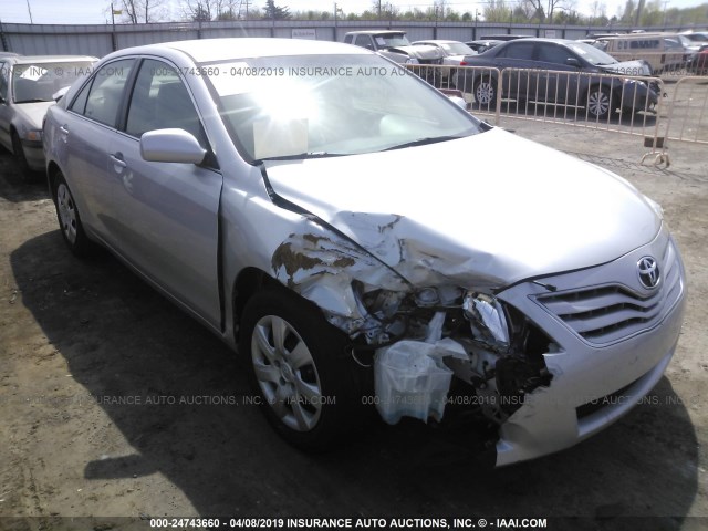 4T1BF3EK8BU652911 - 2011 TOYOTA CAMRY SE/LE/XLE GRAY photo 1