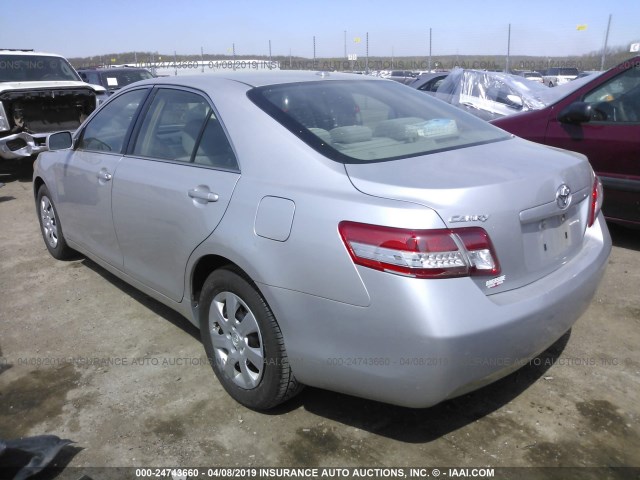 4T1BF3EK8BU652911 - 2011 TOYOTA CAMRY SE/LE/XLE GRAY photo 3