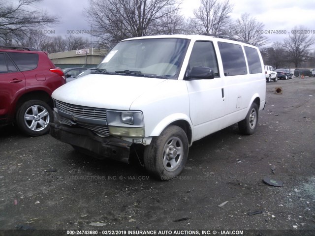 1GNDM19X55B100450 - 2005 CHEVROLET ASTRO WHITE photo 2