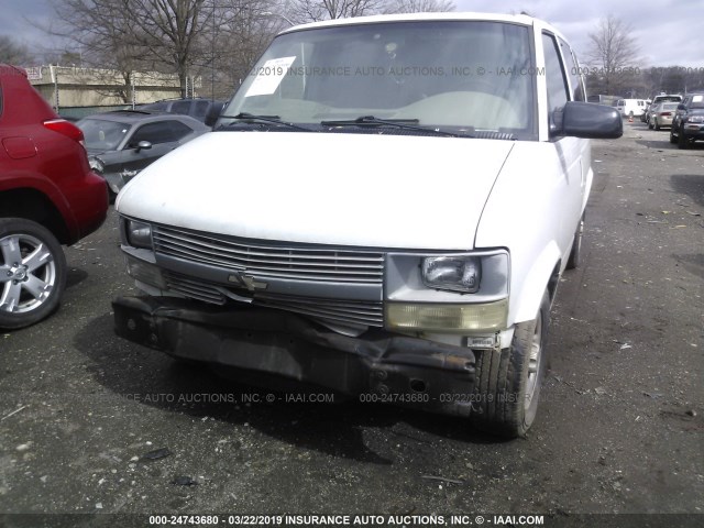 1GNDM19X55B100450 - 2005 CHEVROLET ASTRO WHITE photo 6