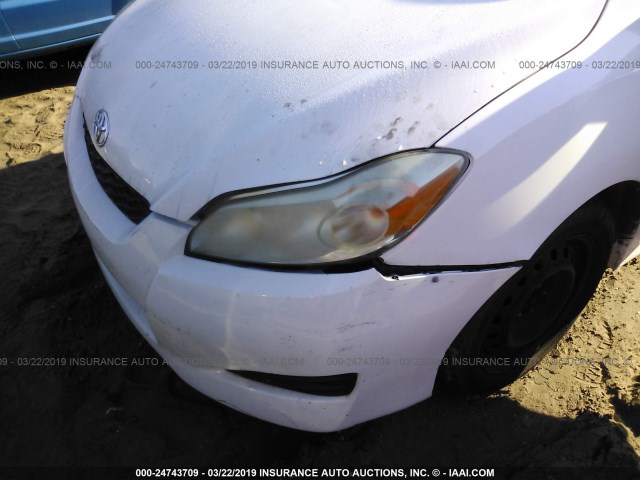 2T1KU40E49C129975 - 2009 TOYOTA COROLLA MATRIX  WHITE photo 6