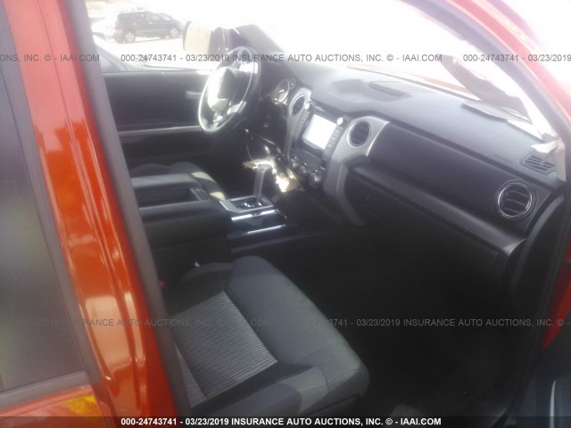 5TFUY5F16GX573543 - 2016 TOYOTA TUNDRA DOUBLE CAB SR/SR5 ORANGE photo 5