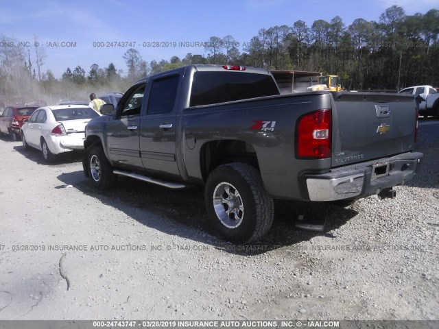 3GCPKSE36BG236383 - 2011 CHEVROLET SILVERADO K1500 LT GRAY photo 3