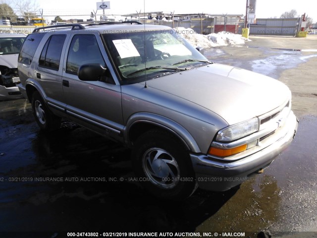 1GNDT13W612148083 - 2001 CHEVROLET BLAZER SILVER photo 1