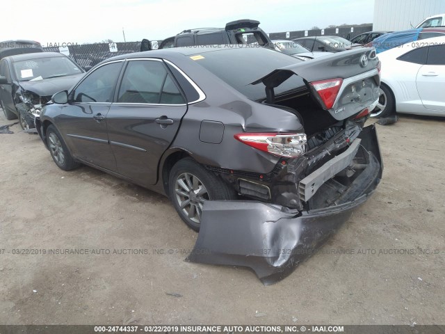 4T4BF1FK4FR459881 - 2015 TOYOTA CAMRY LE/XLE/SE/XSE 灰色 照片 3